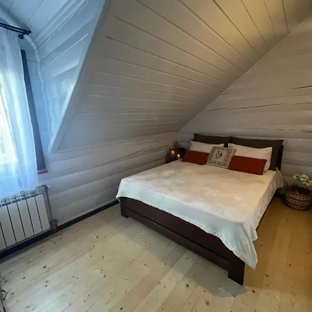 Gray House Lodge