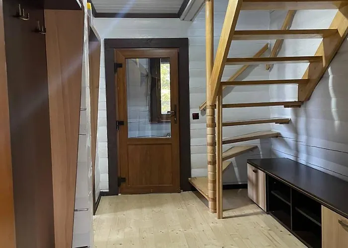 Gray House Lodge