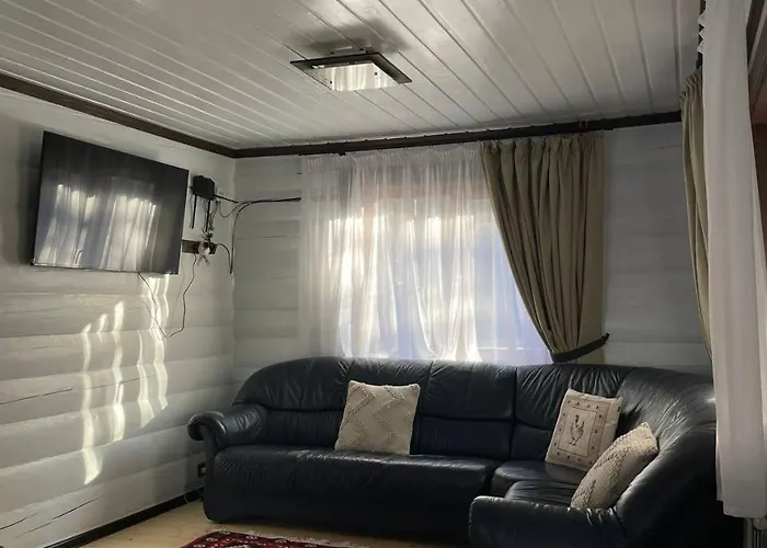 Gray House Lodge *