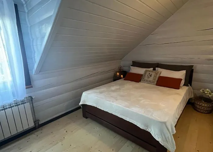 Gray House Lodge