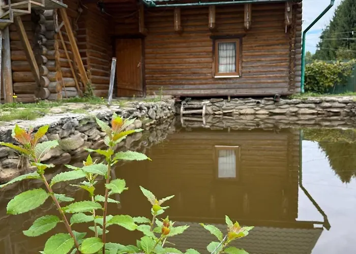 Gray House Lodge *